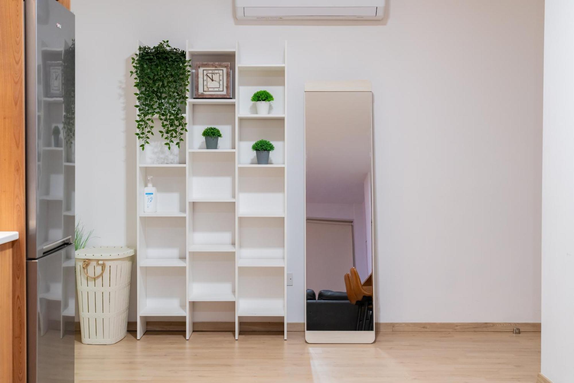 Earth Apartment Larnaca Buitenkant foto